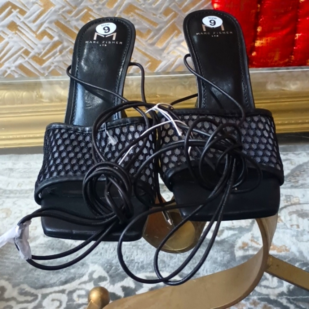 Mark Fisher LTD Dallyn Black Strappy Padded Square Sandals